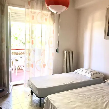 Marcelli, Fronte Mare 4 Posti Letto, Posto Auto Int 1 *